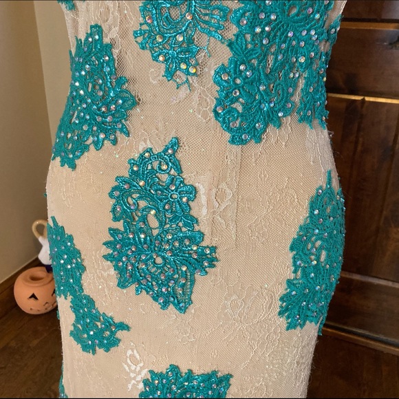 JOVANI Tan & Teal Lace Overlay Gown Size 4 #90164 - Picture 4 of 14